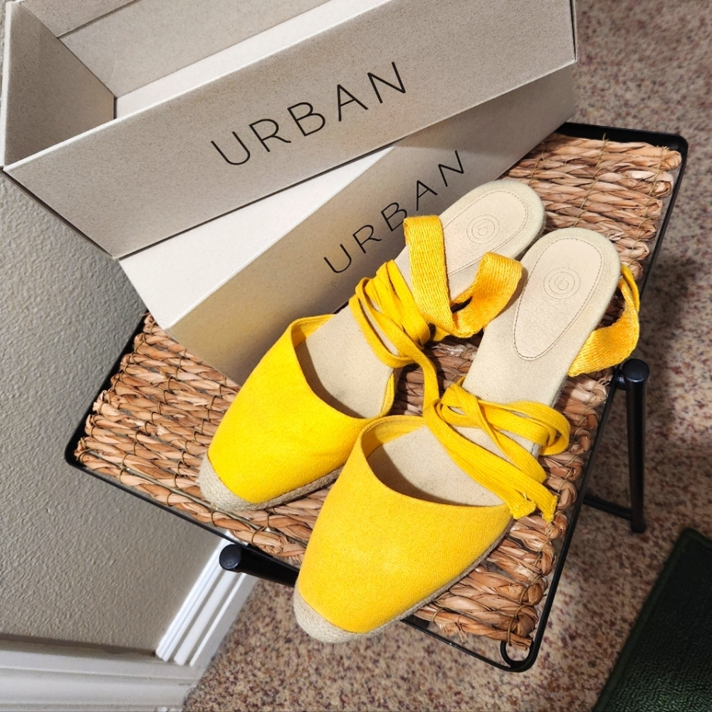 Urban Outfitters wedge espadrill, size 9, yellow